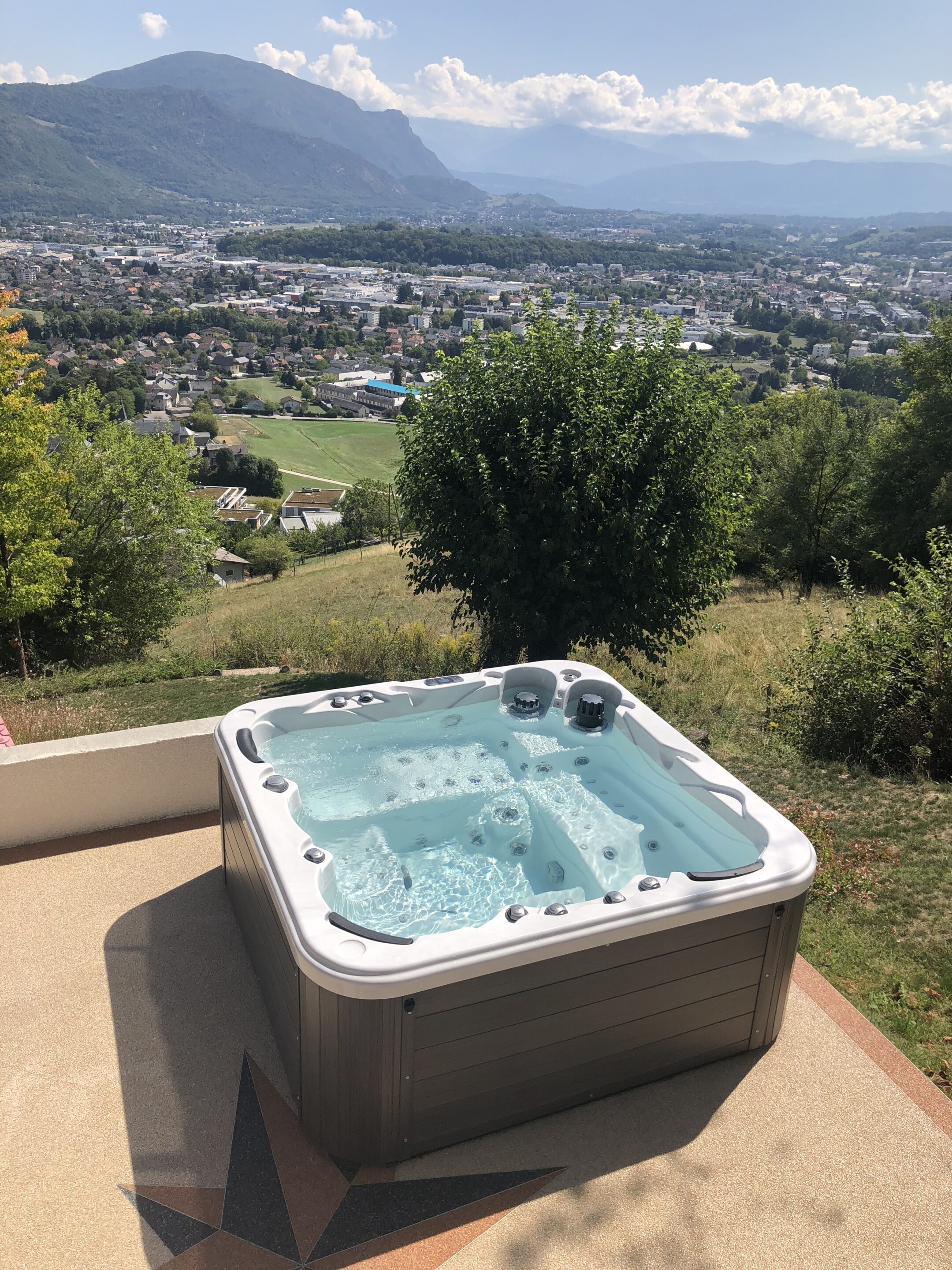 Installation d'un SPA O565 option Vulcano à Cournon