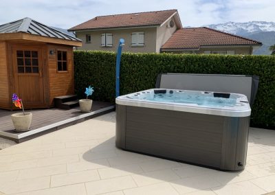 Installation d'un Jacuzzi 6 places au Puy-en-Velay Be Well Canada SPA Auvergne