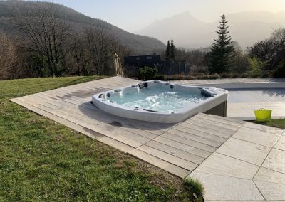 Installation d'un Jacuzzi encastré haut de gamme à Vichy Be Well Canada SPA Auvergne