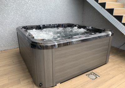 Installation d'un Jacuzzi 6 places à Châtelguyon Be Well Canada SPA Auvergne