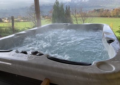 Installation d'un Jacuzzi 3 places à Saint Flour Be Well Canada SPA Auvergne