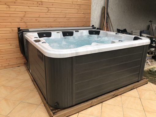 Installation d’un Jacuzzi 4-5 places à Issoire